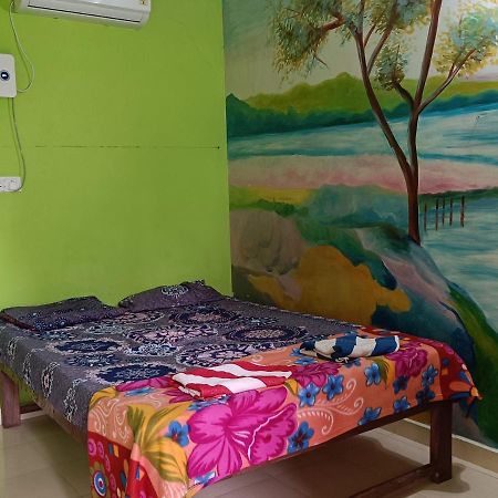 Est Hem Guesthouse Arambol Esterno foto