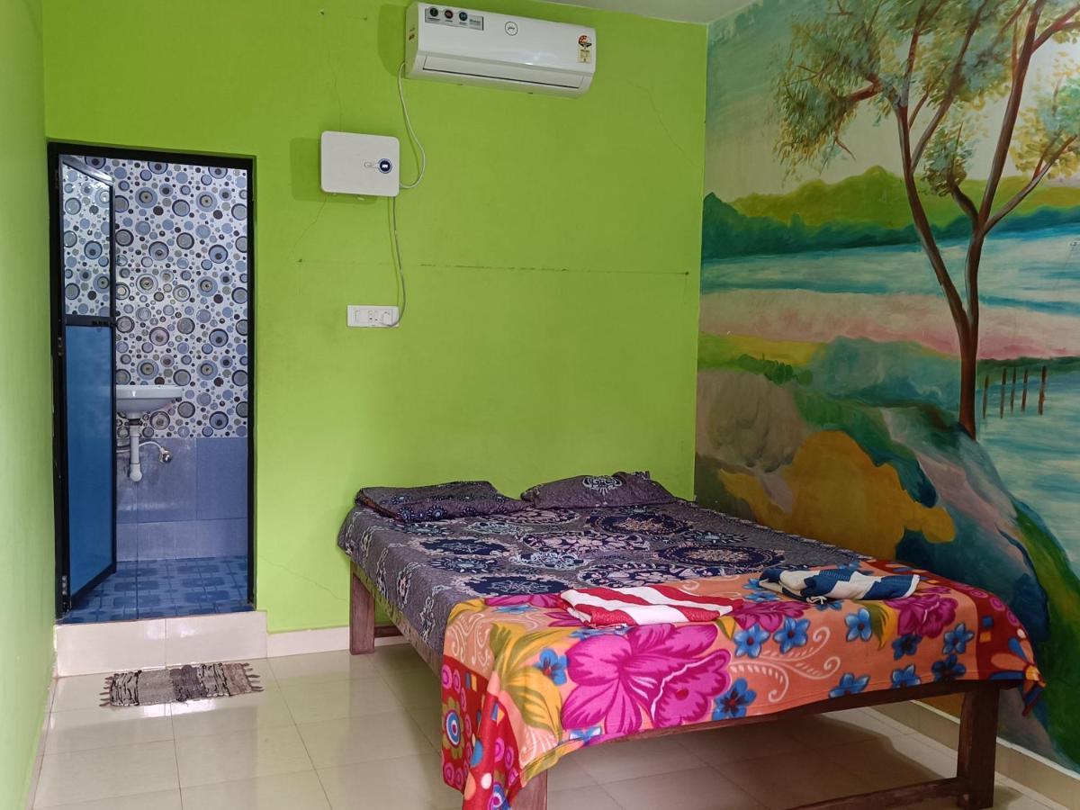 Est Hem Guesthouse Arambol Esterno foto